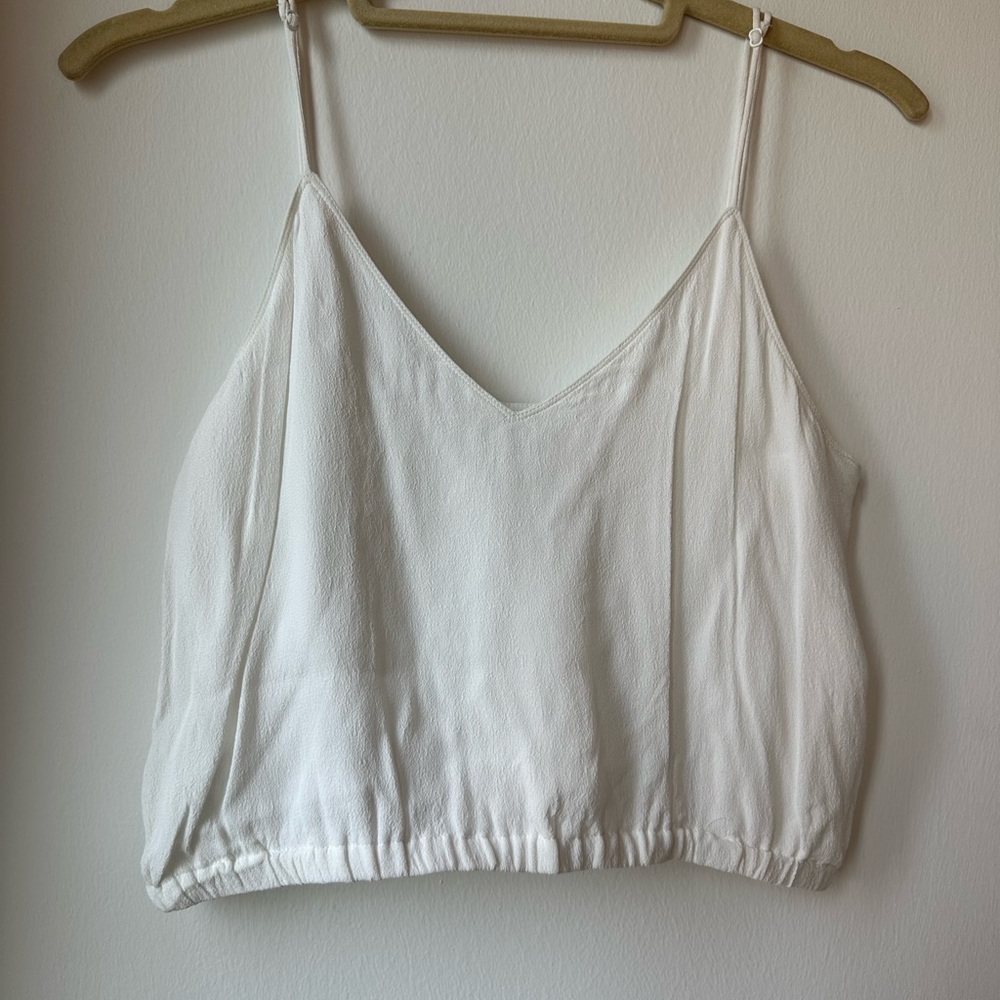 Aritzia Wilfred White V-Neck tank